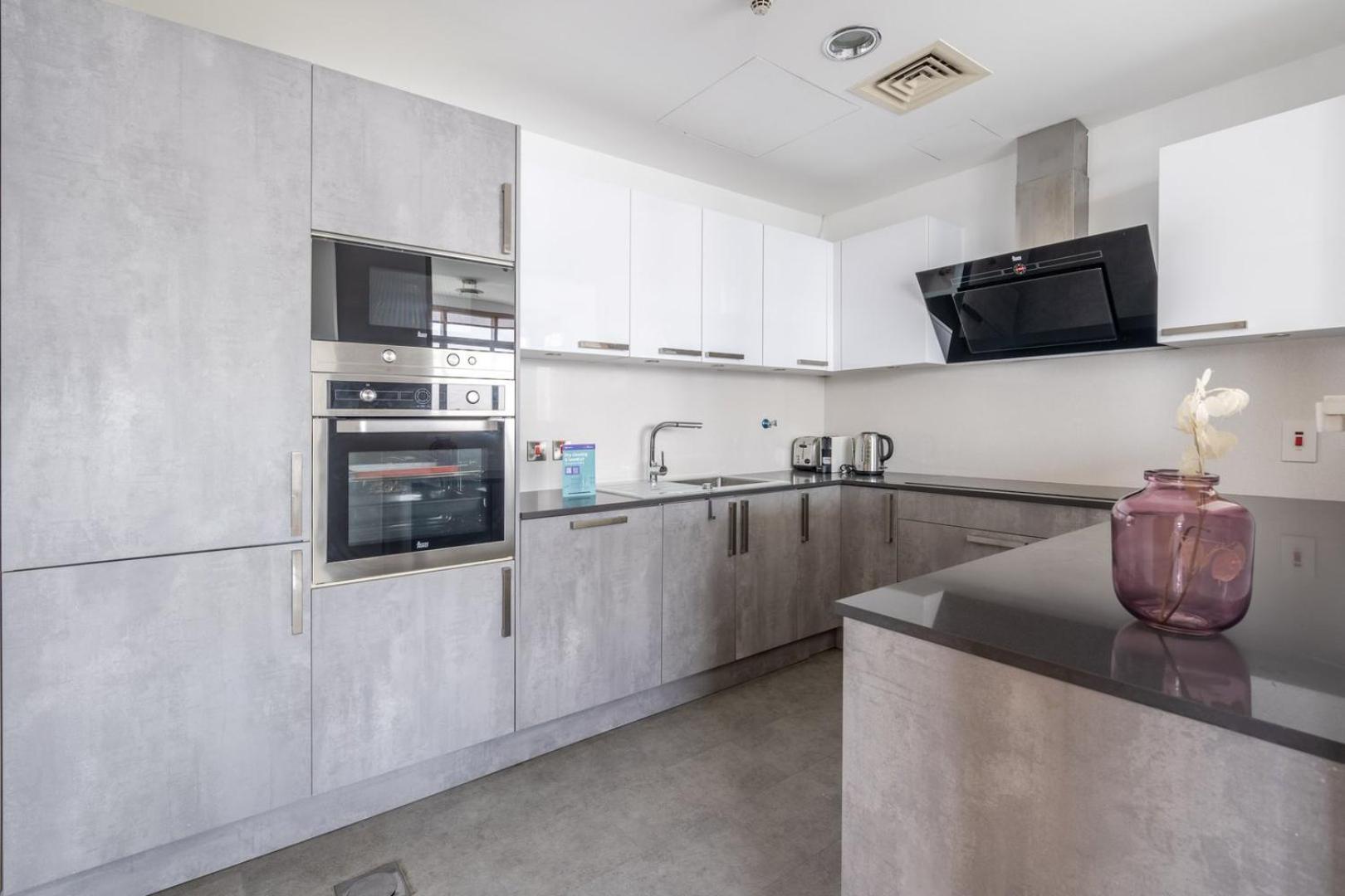 Guestready - Skyview Home With Marina View Dubai Esterno foto